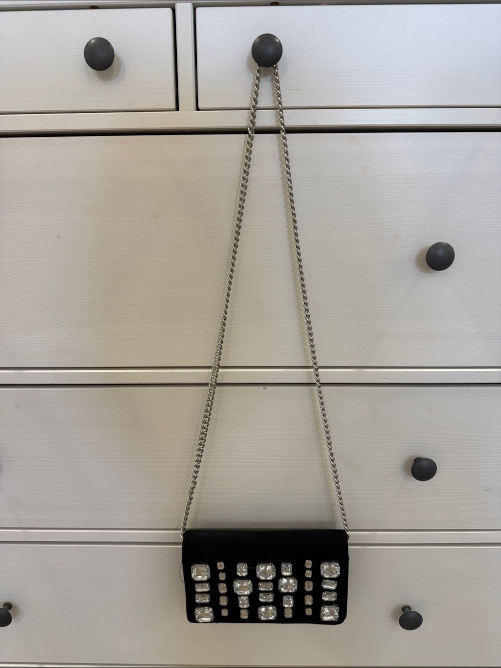 Black Embellished Velvet Chain Shoulder Clutch